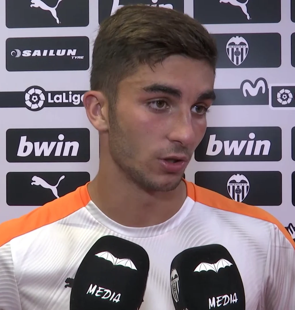 เฟร์ราน ตอร์เรส ระหว่างการสัมภาษณ์กับ Valencia CF ในปี 2019